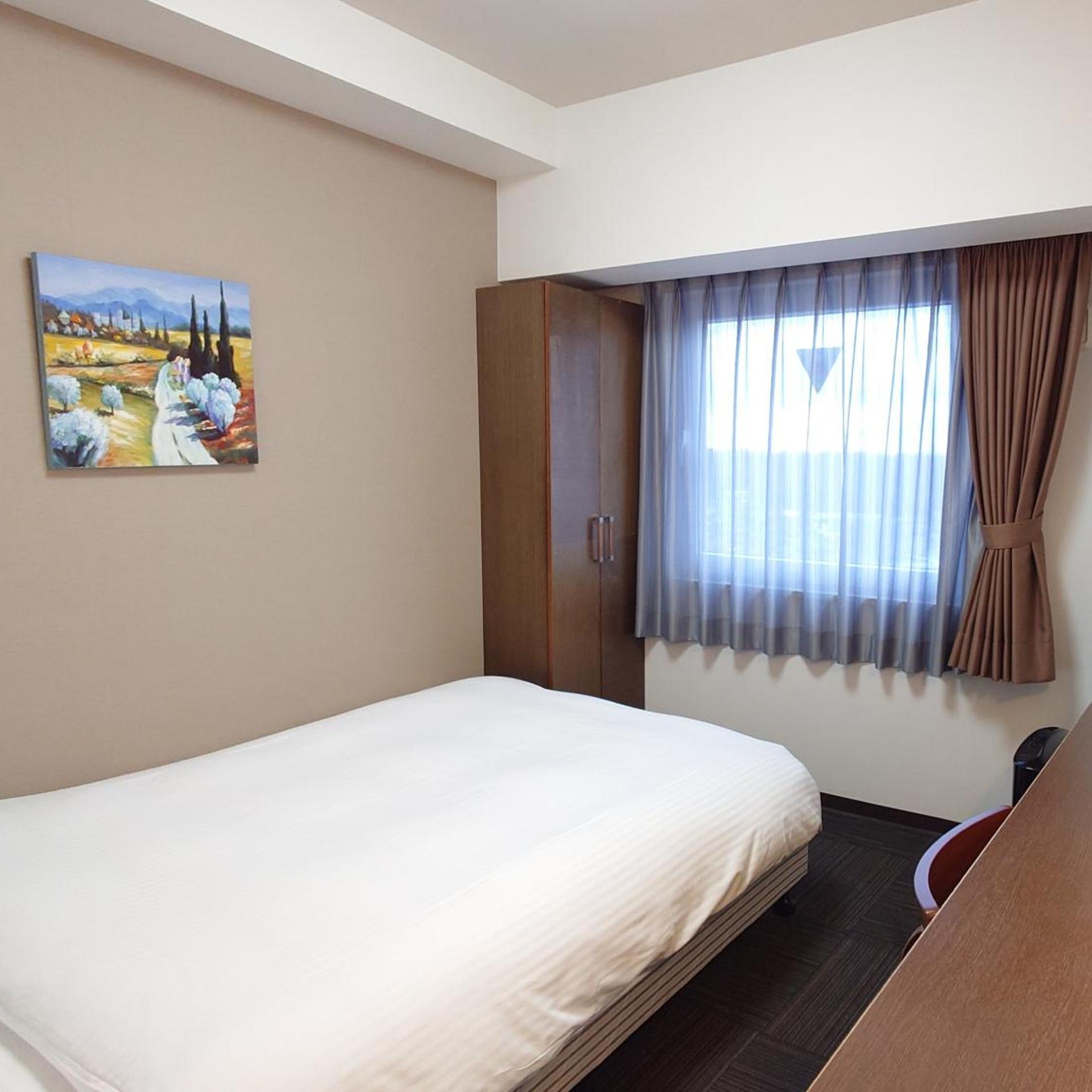 Semi Room, Semi Double Bed, Smoking