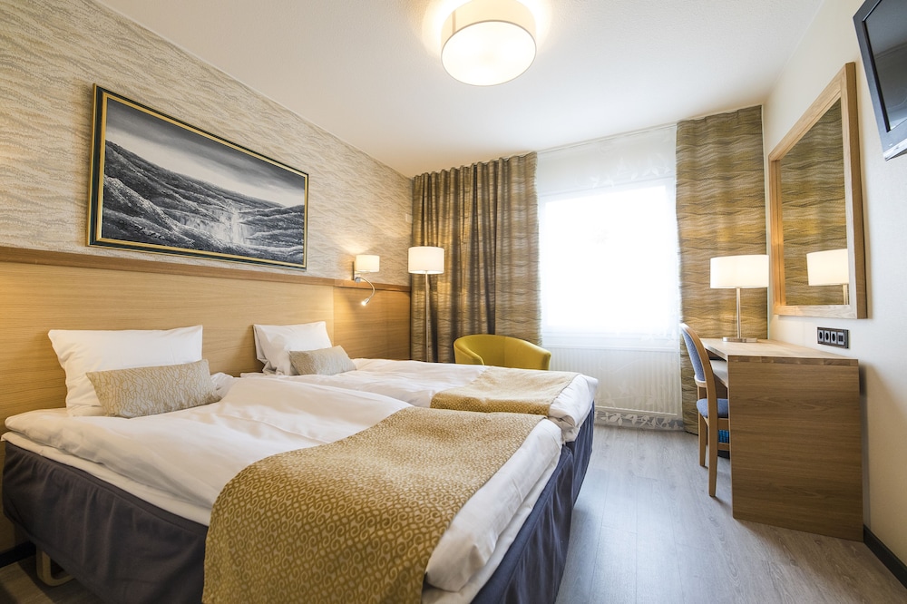 SUPERIOR, TWIN BEDS