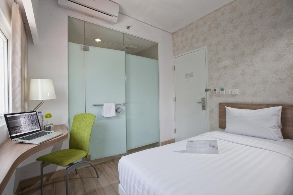 Whiz Hotel Cikini 25/62