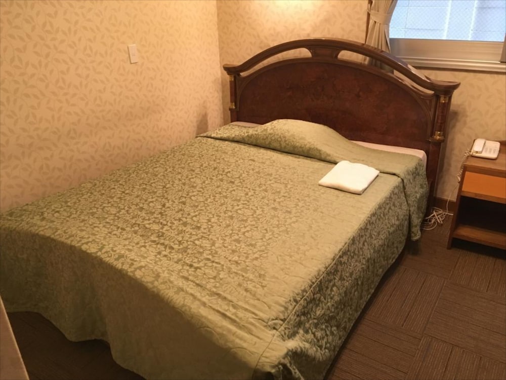 Sunrise Hotel 10/68