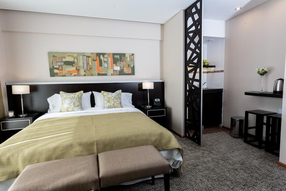 Room, Queen Bed, Accessible