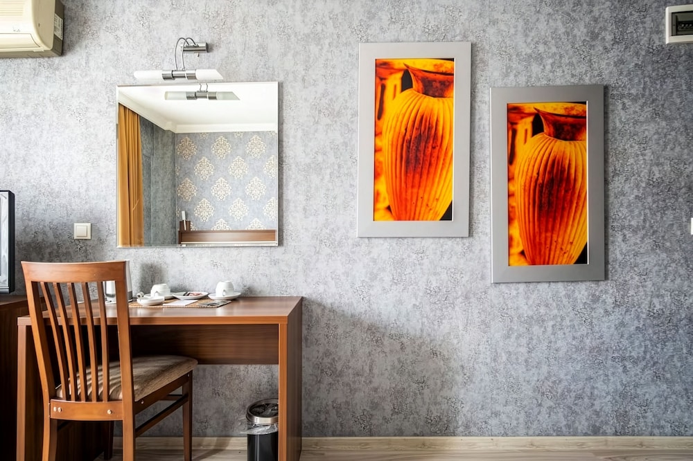 Lifos Hotel 25/48