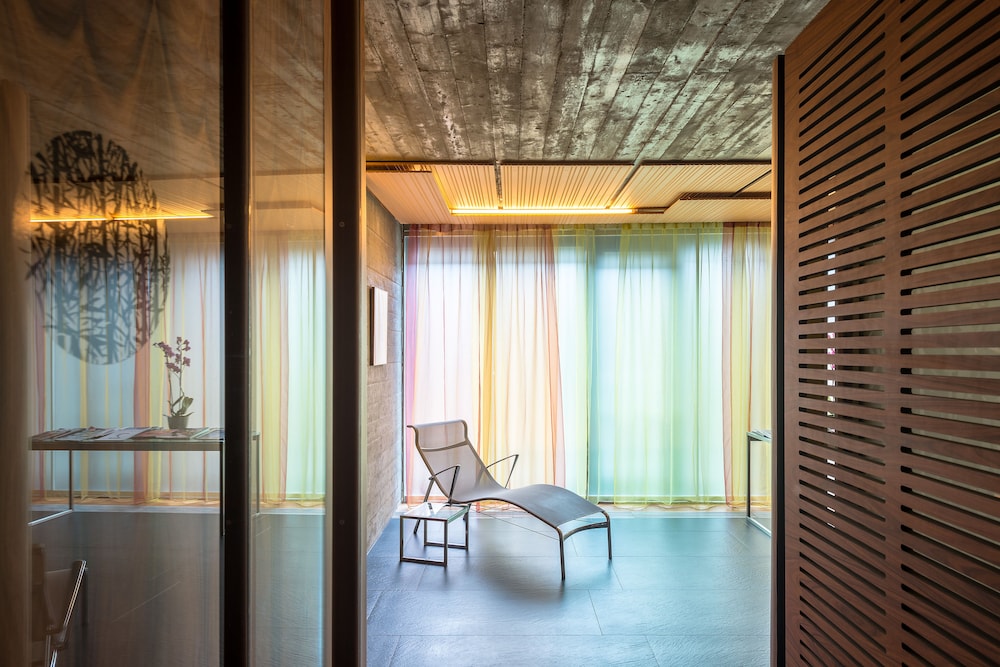 Duparc Contemporary Suites 35/73