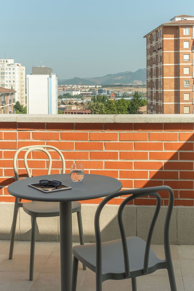 Libere Pamplona Universidad 61/68