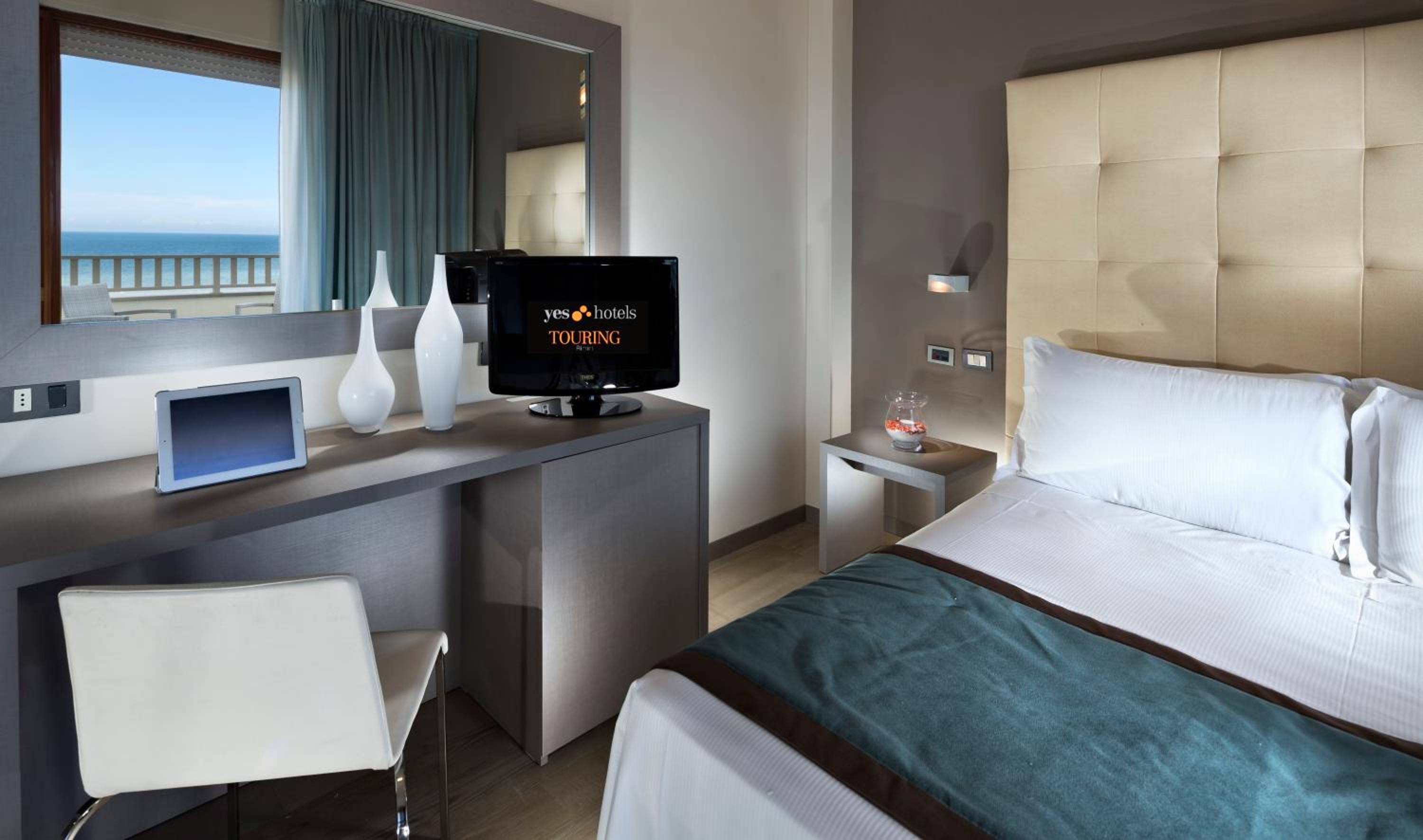 Classic, Double Bed, Lateral Side Sea View, Balcony, Pool Access، Yes Hotel Touring & Spa 3/8