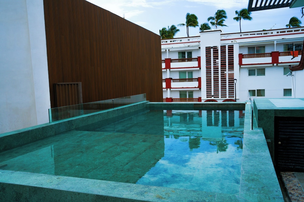 Loft Hotel Malecon Vallarta 34/63