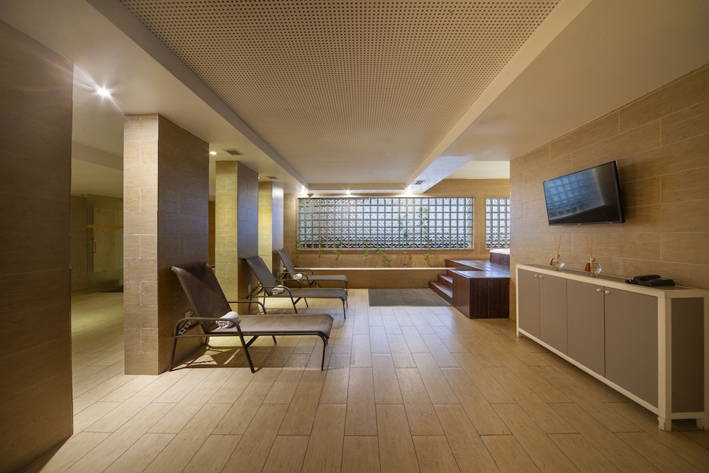 Hotel Laghetto Stilo Barra 46/80