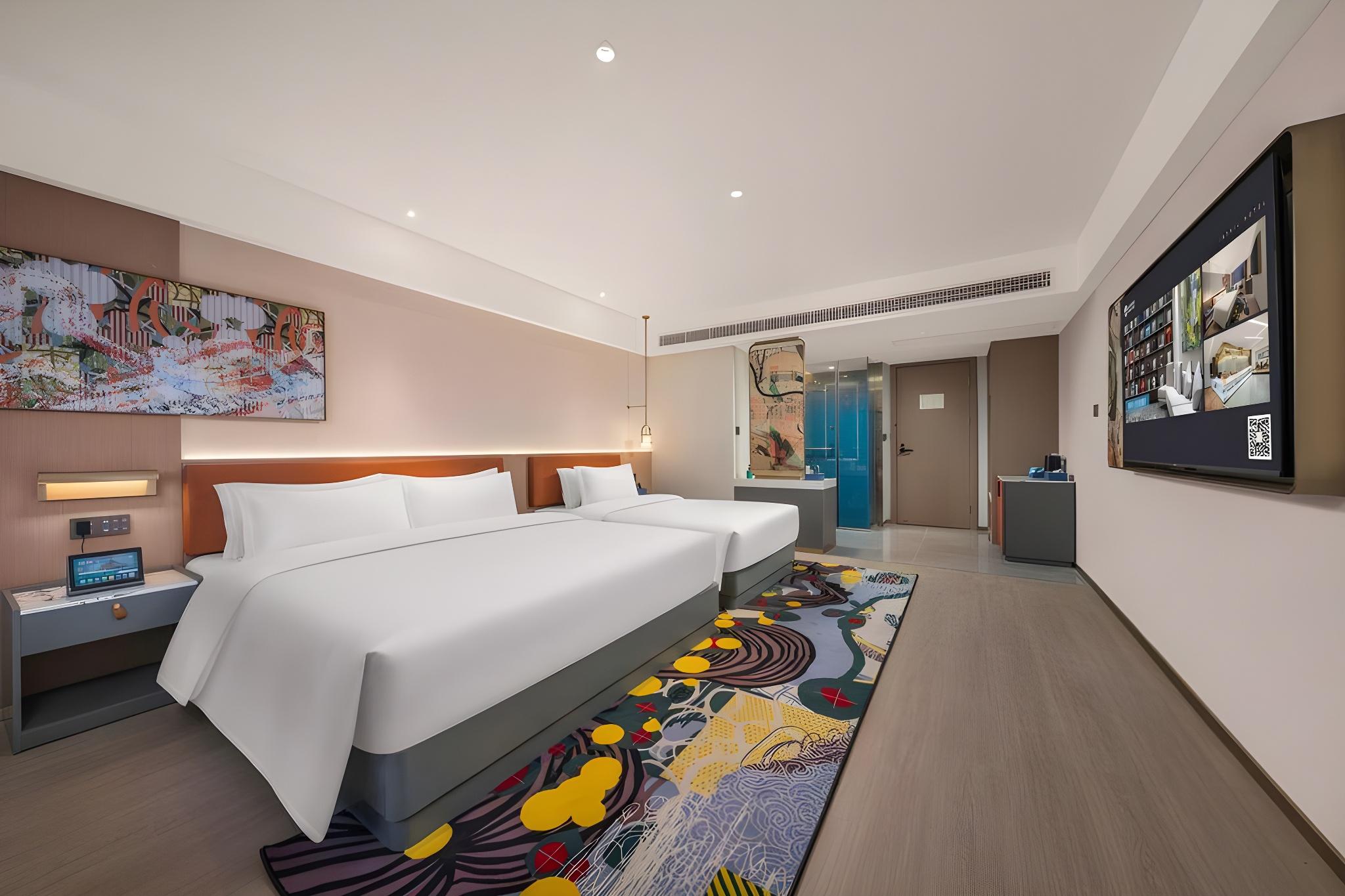 Deluxe, Family, 1 Queen and 1 Single Bed, INSAIL HOTEL Guangzhou Beijing Road Pedestrian Street 2/4