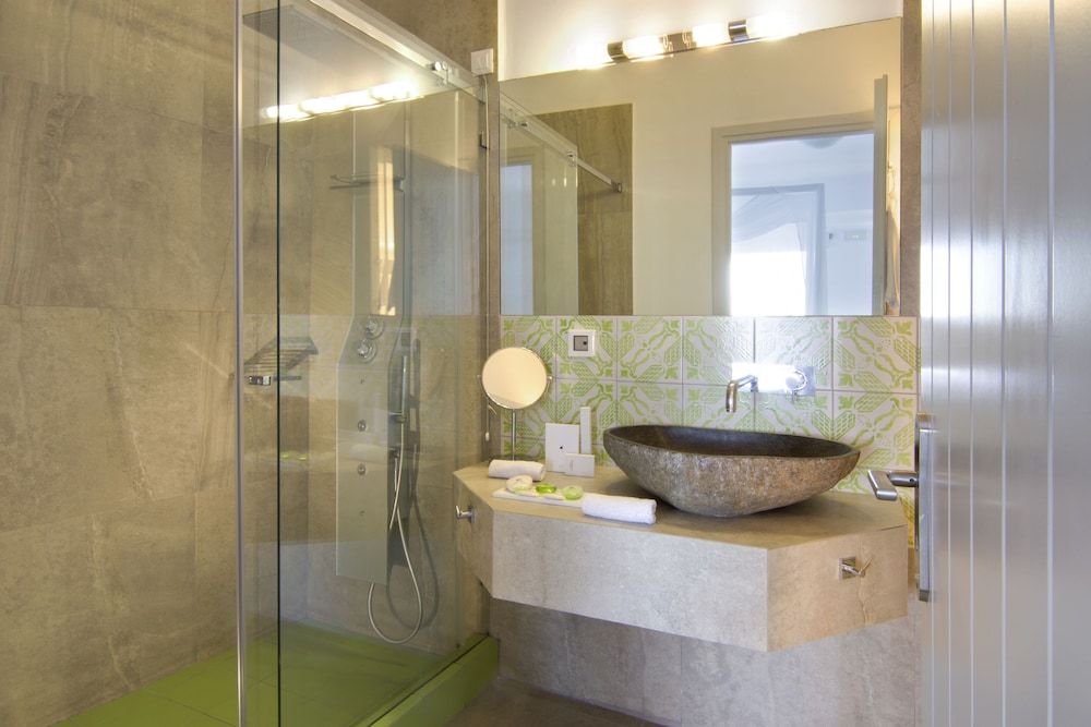 Santorini Secret Suites and Spa - Adults Only 47/50