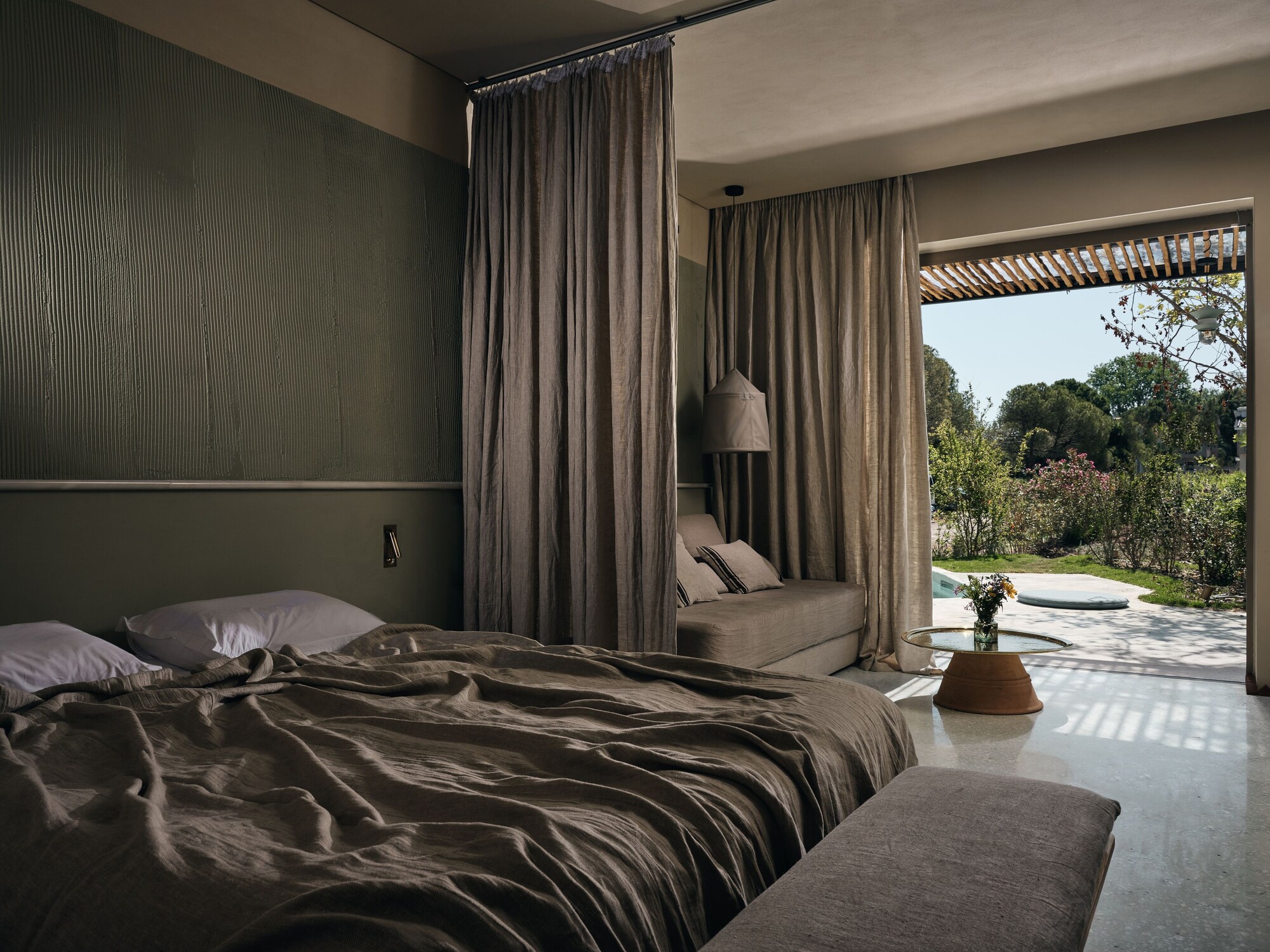1 Bedroom, Suite, Queen Bed, Sofa, with Pool