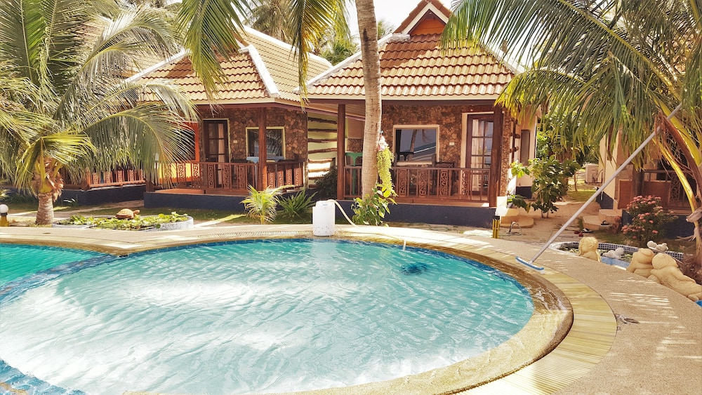 First Villa Beach Resort 65/75