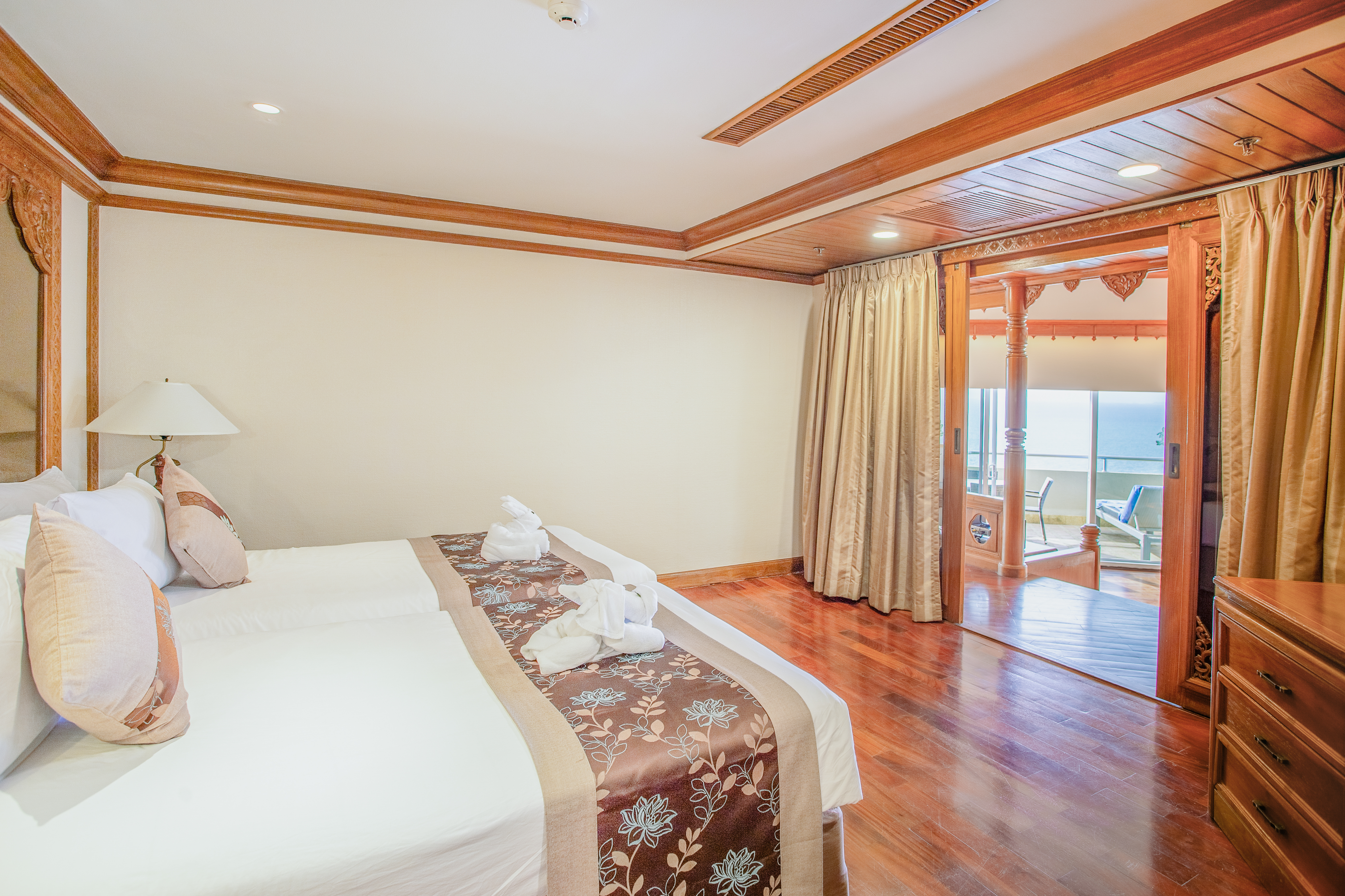 2 Bedrooms, Theme, Heritage, Suite