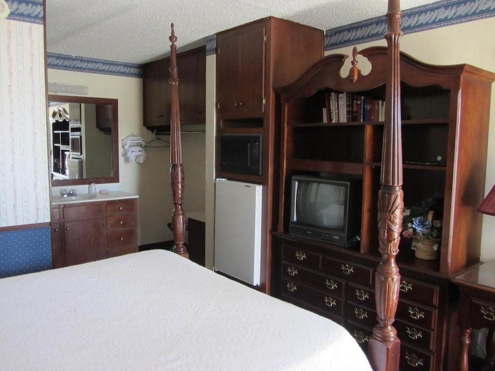 Warrick Plaza Inn 19/32