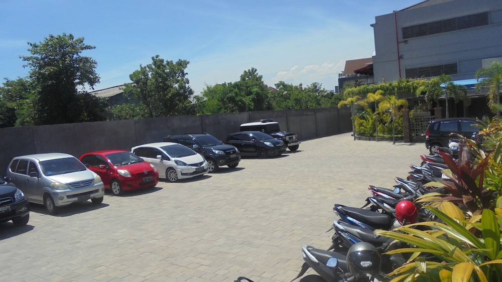 The Kanjeng Suites Kuta Galeria - Bali 43/56