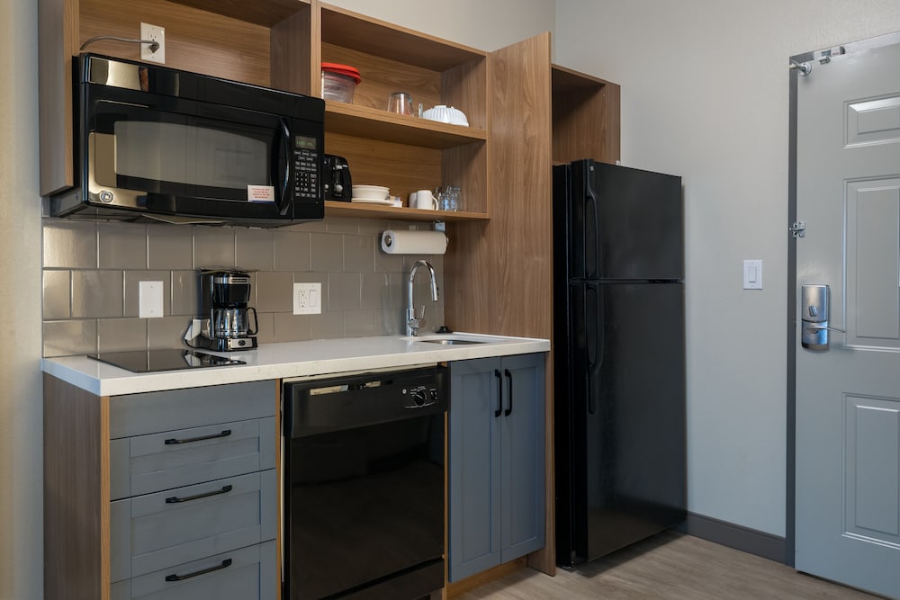 Candlewood Suites Enterprise 17/47