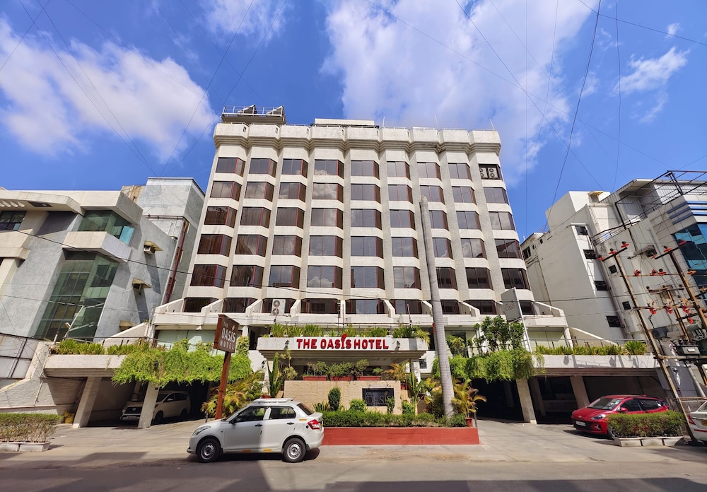 The Oasis Hotel 4/31