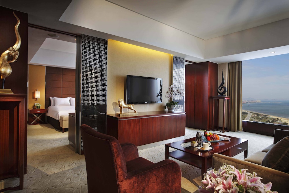Crowne Plaza Yantai Seaview 54/82