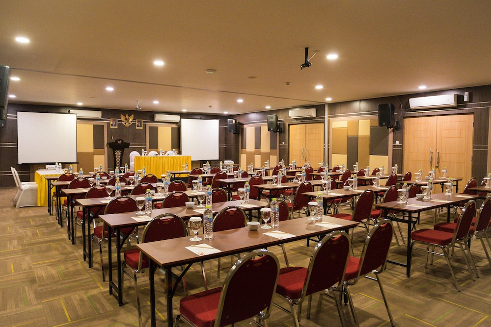 Green Red Hotel Syariah Jombang 63/73