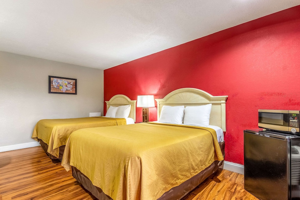 Econo Lodge Berea 19/37