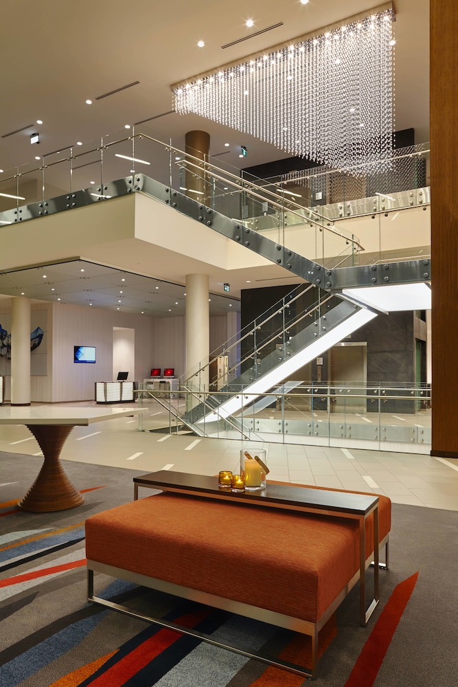 Lobby at CALGARY AIRPORT MARRIOTT IN-TERMINAL HOTEL, CALGARY