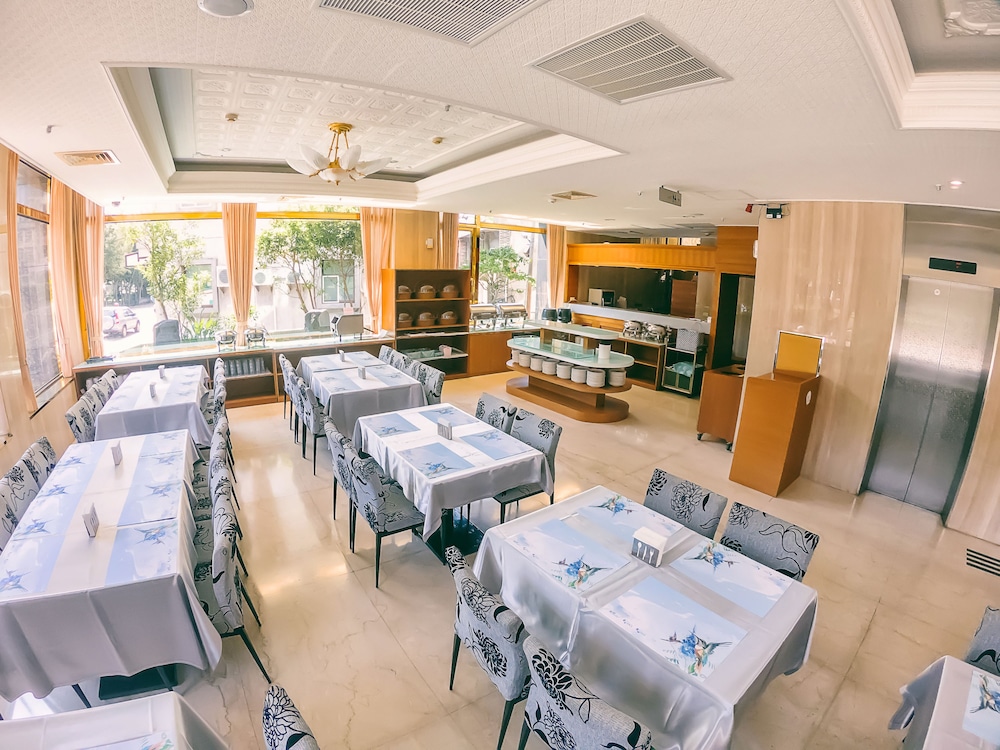 FoungJia Hotel 23/26