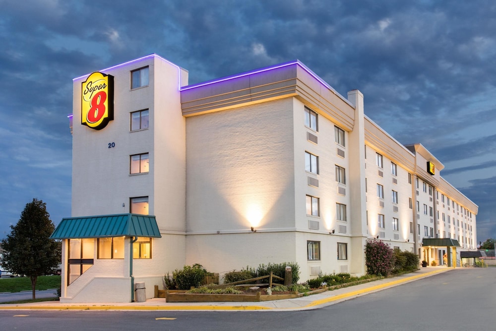 Super 8 By Wyndham Frederick 2/42