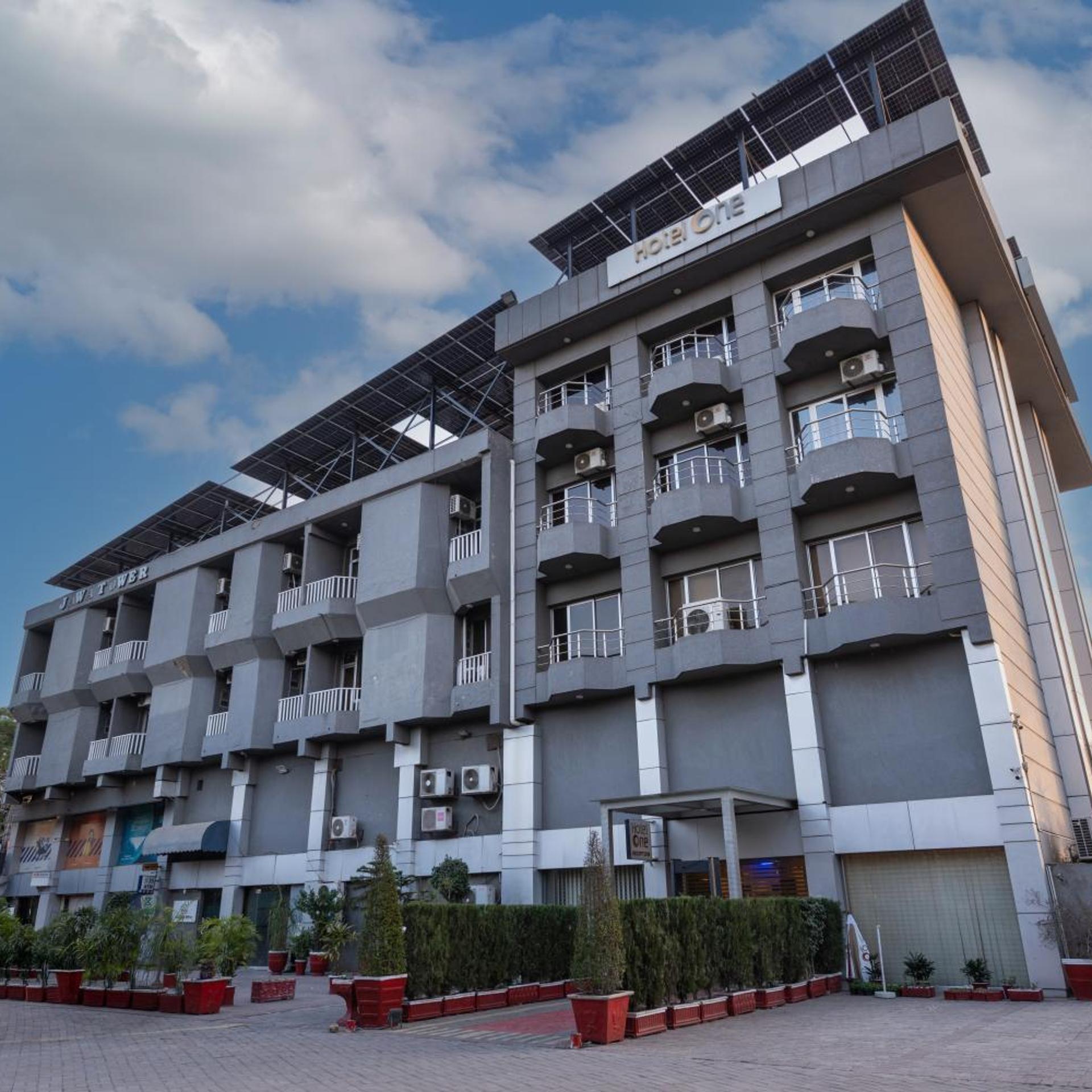 Hotel One Jinnah 6/41