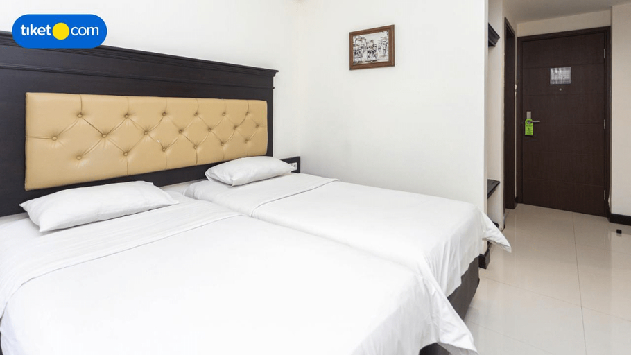 Deluxe, Double or Twin Bed