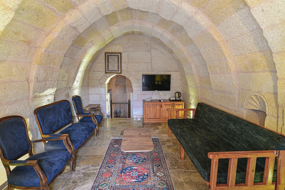 Dervish Cave House 34/50