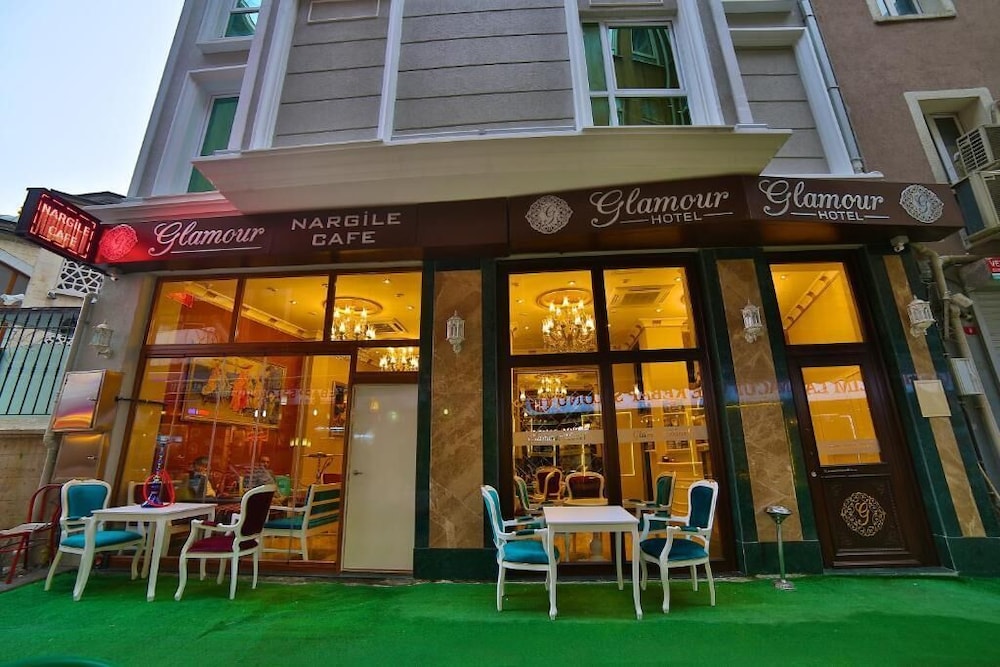 Glamour Hotel 2/49