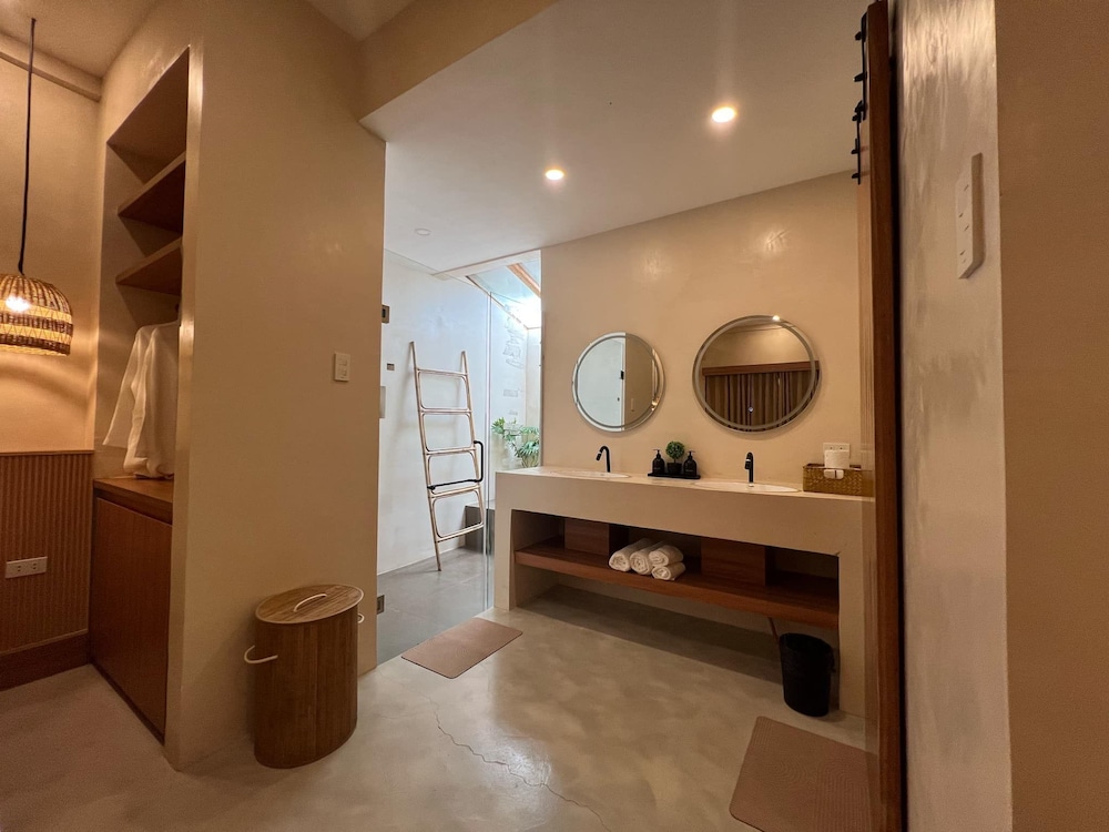 Lio Villas Resort 50/50
