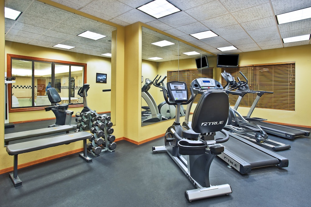 Holiday Inn Express Hotel Suites East Lansing 40/58