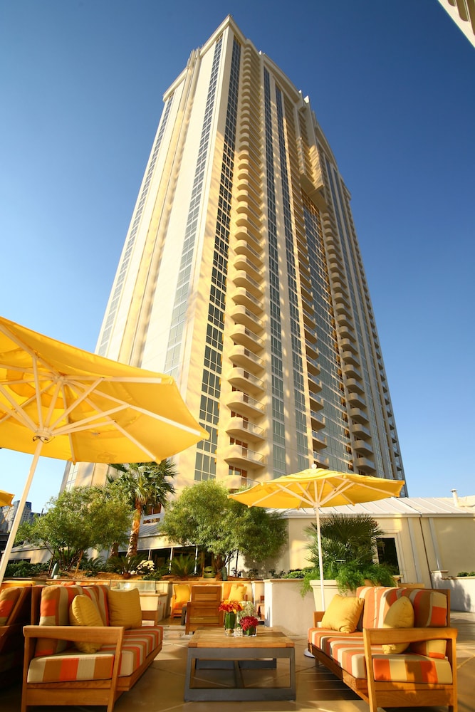 Luxury Suites International At The Signature 4/71