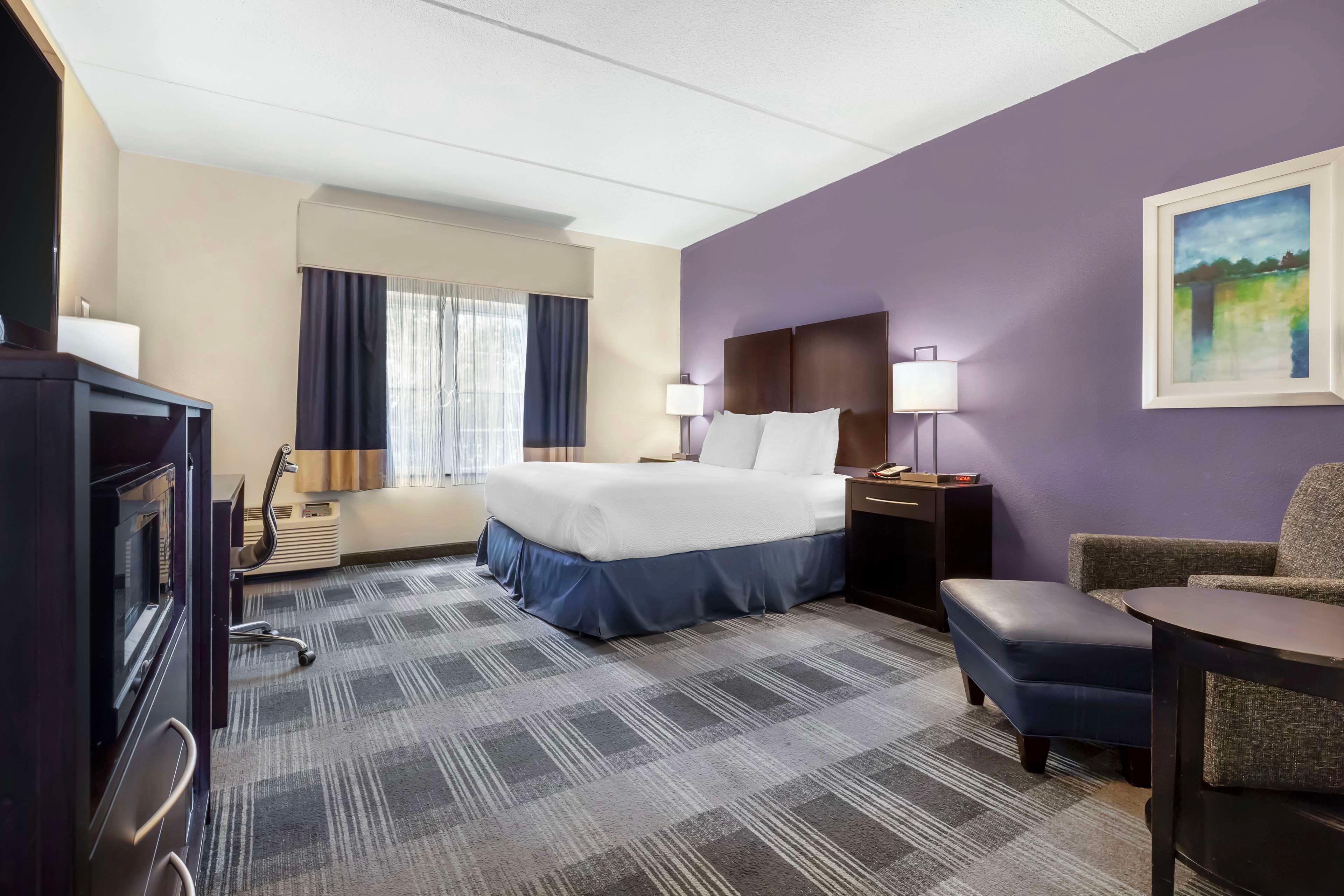 استوديو بسرير كينج، Best Western Hartford Hotel & Suites 2/3