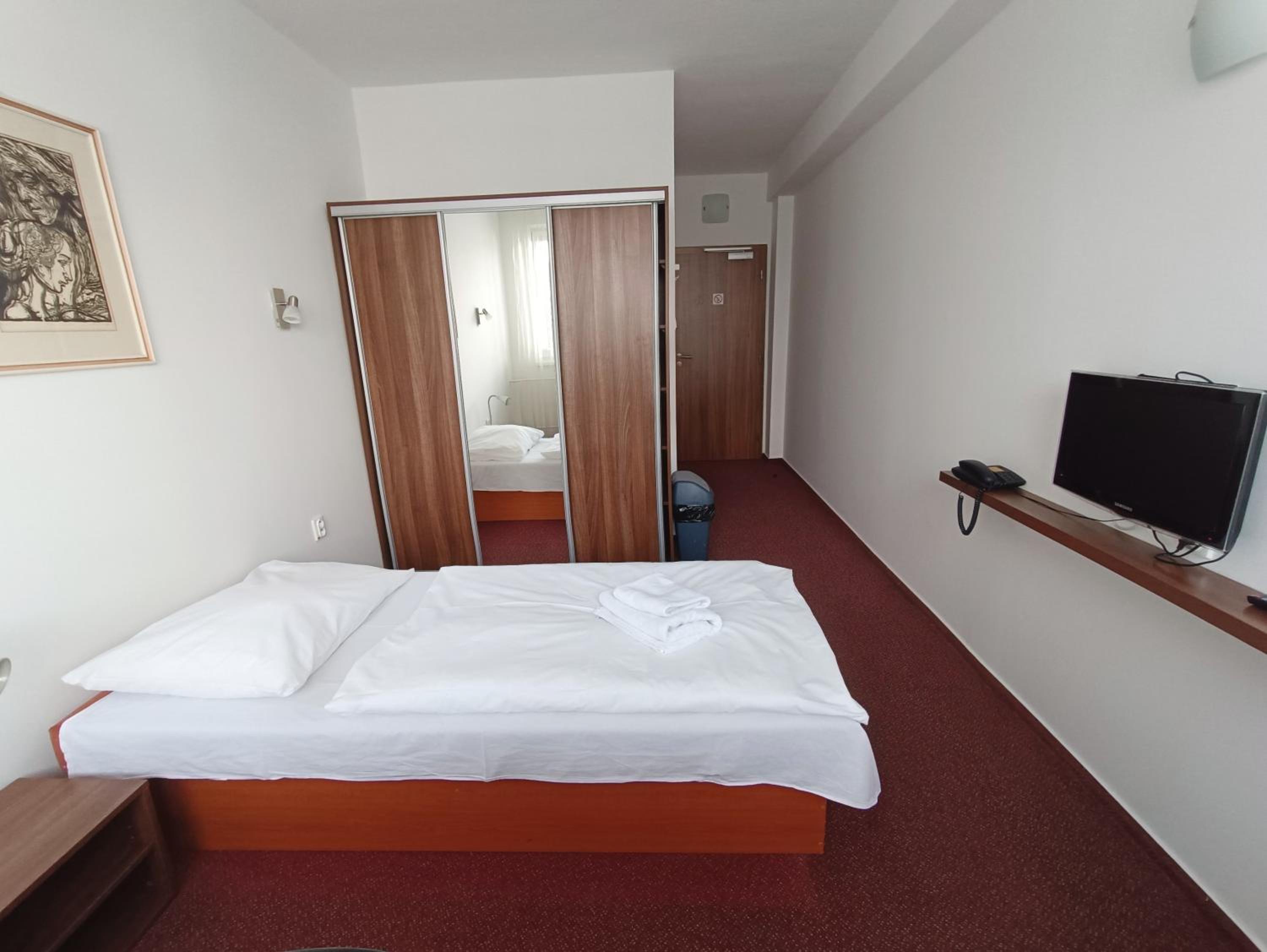 Klar Hotel 6/50