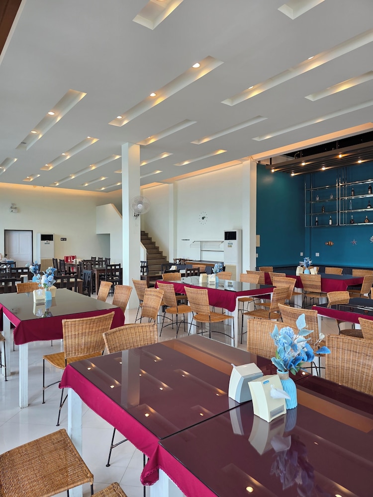 The Green Beach Resort 54/75