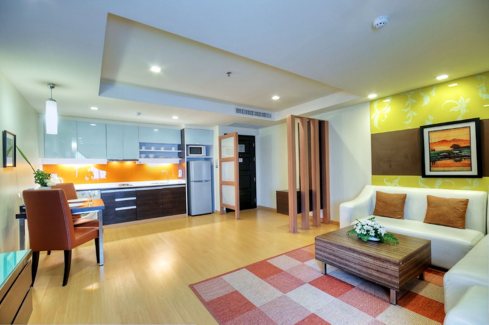 ASPEN SUITES HOTEL SUKHUMVIT 2 BANGKOK 8/65