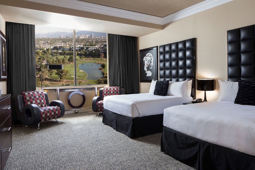 SIGNATURE, 2 DOUBLE BEDS