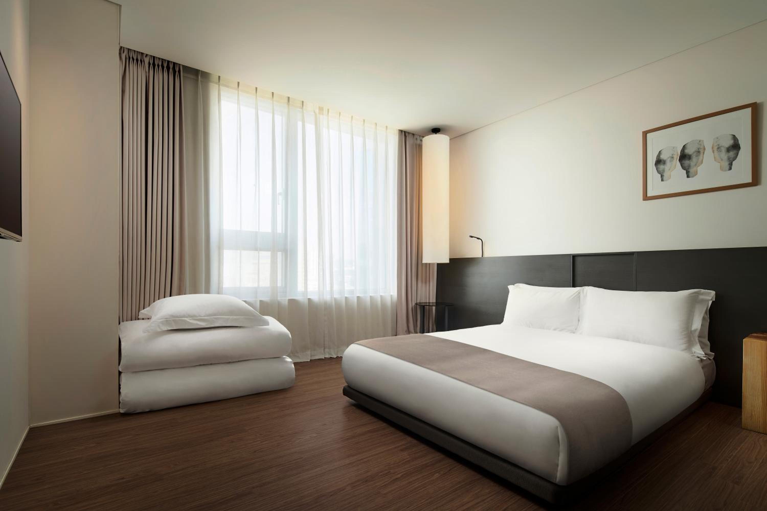 Korean, Deluxe, 2 Futon Beds