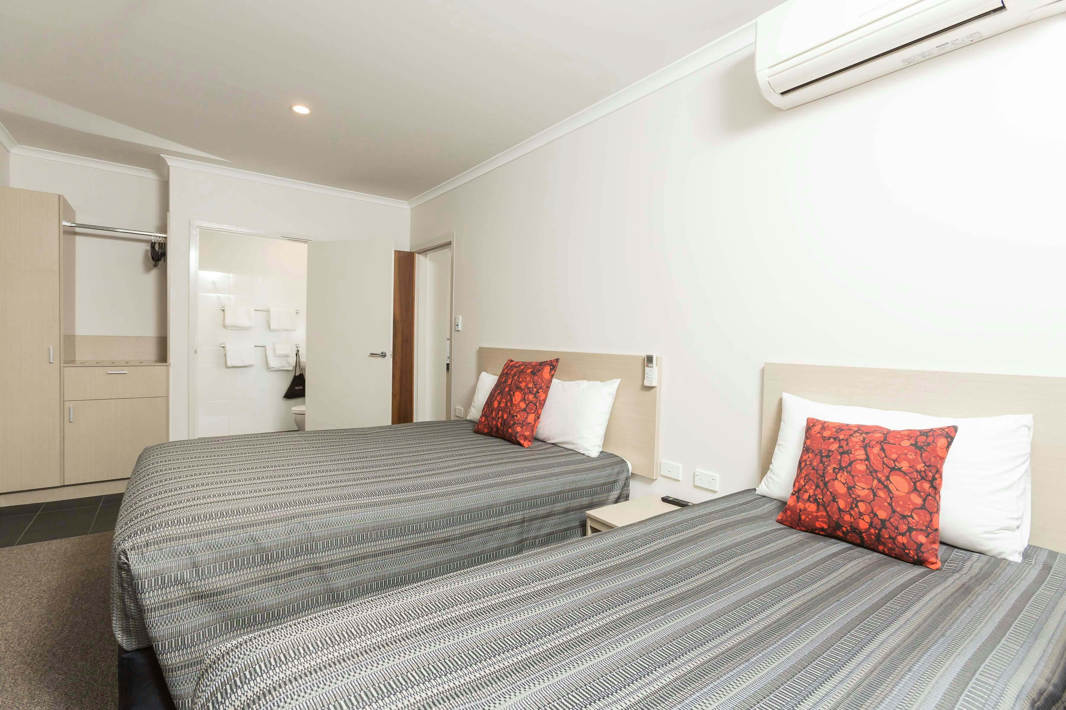 Belconnen Hotel Motel Serviced Apartments 11/48