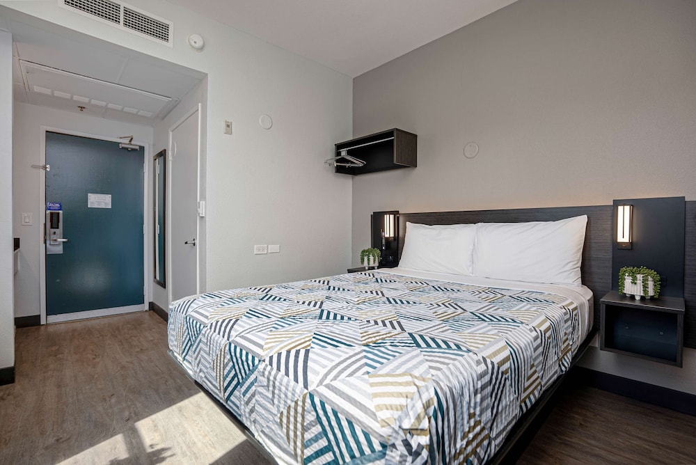 Motel6 San Diego, CA - Downtown 21/50