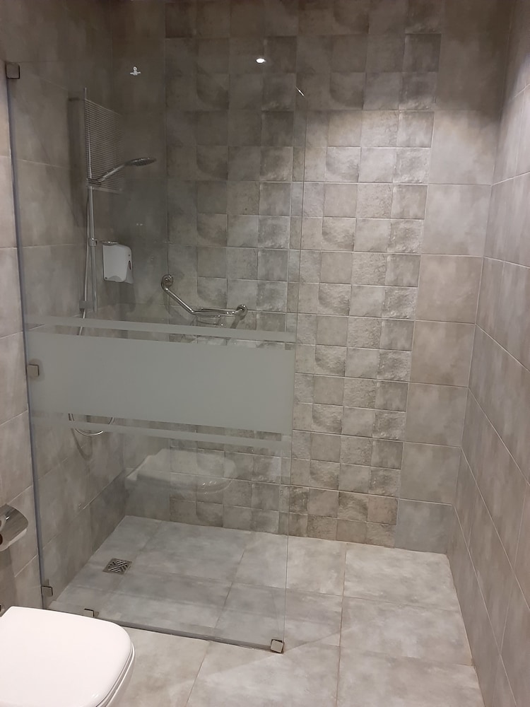 استوديو جونيور بسرير كوين بمطبخ صغير، Nakhil Residence 6/6