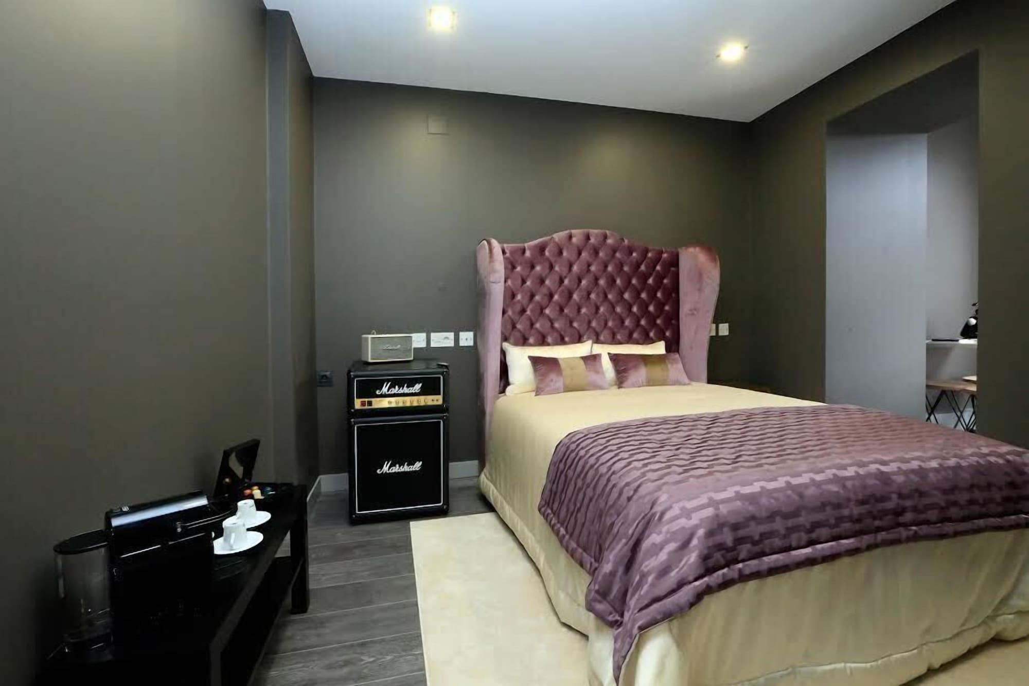 2 BEDROOMS, SUITE