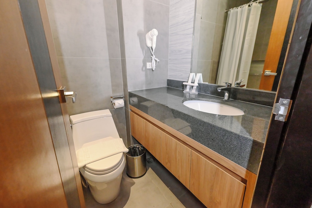 Sotogrande Hotel and Convention Center Batangas 35/38