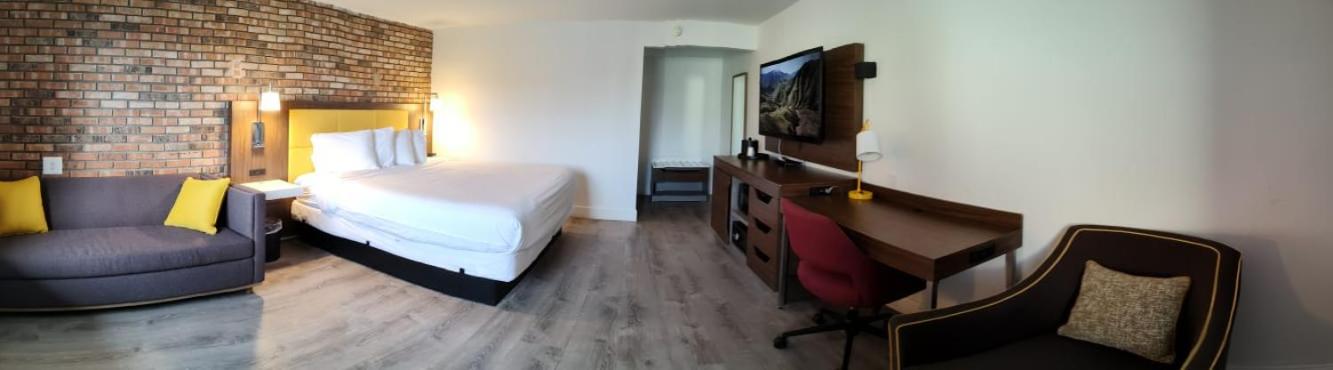 Penn Lodge Hotel & Suites 22/50