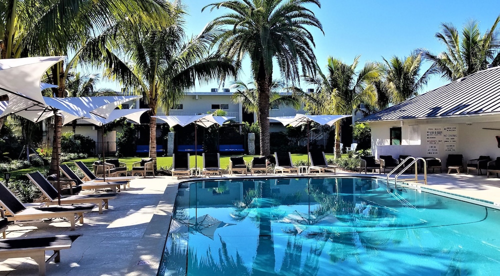 Bali Hai Beachfront Resort And Spa 25/70