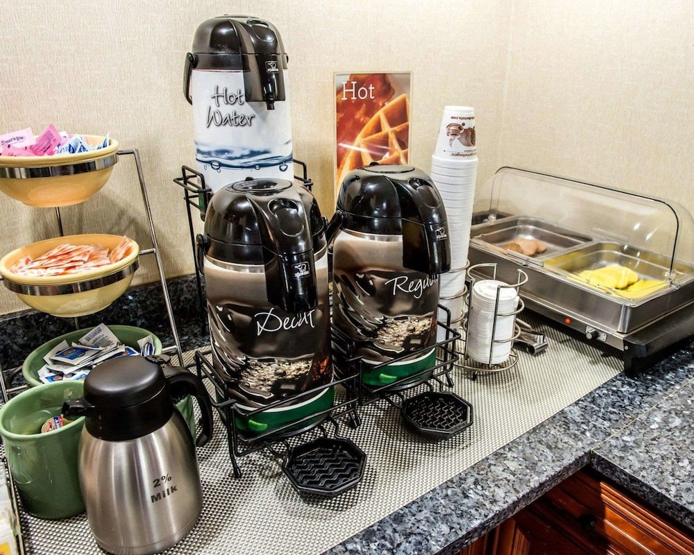Quality Inn & Suites Gibsonia - Pittsburgh North PA 32/68