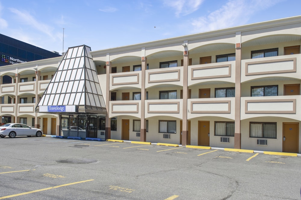 Travelodge by Wyndham Manhasset 1/28
