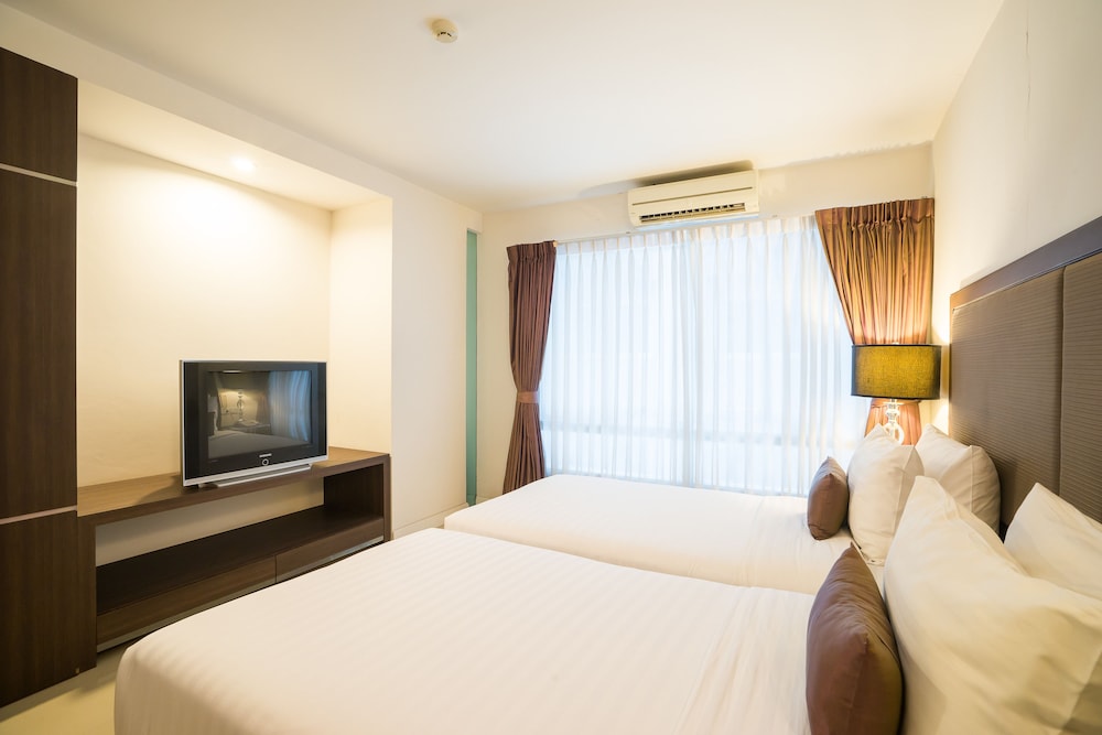 Beyond Suite Hotel 16/73