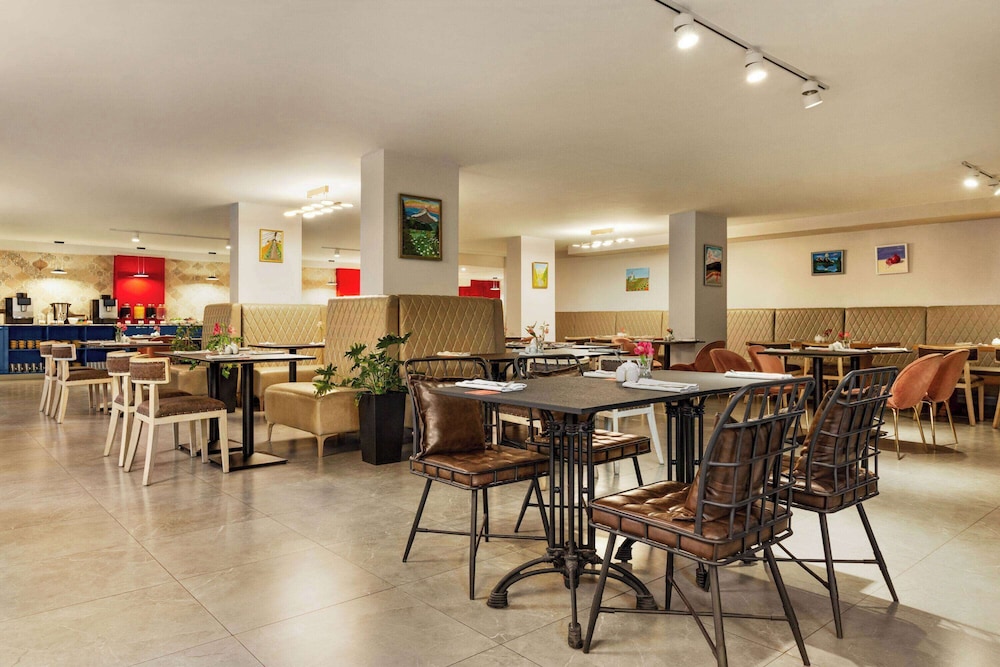 Ramada by Wyndham Tbilisi Old City 37/50